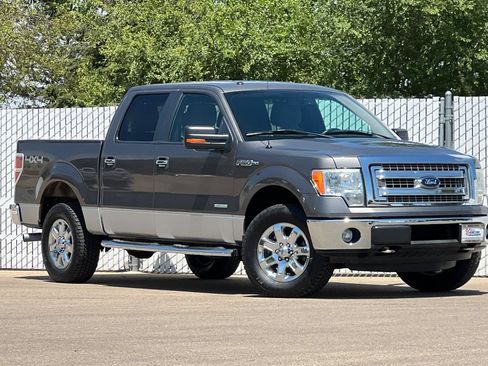 Used 2013 Ford F150 XLT w/ XLT Chrome Pkg AWD/4WD image 2