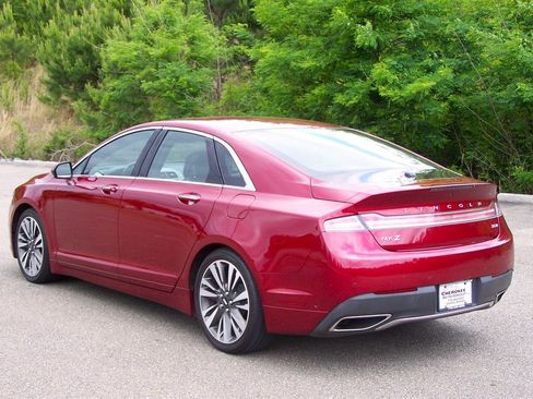 Used 2017 Lincoln MKZ Reserve w/ Luxury Package FWD image 2