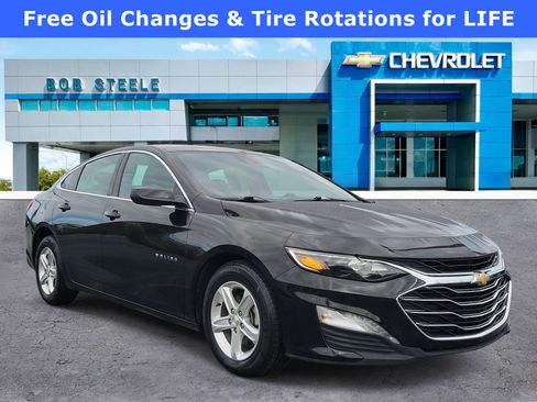 Used 2024 Chevrolet Malibu LT image 1