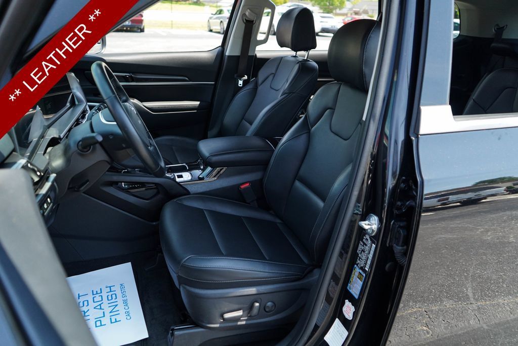 Used 2025 Kia Telluride S FWD image 6