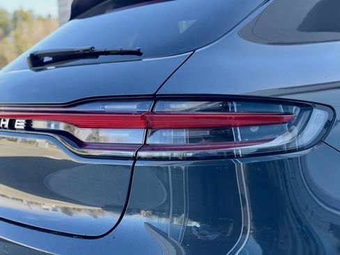 Used 2025 Porsche Macan image 23