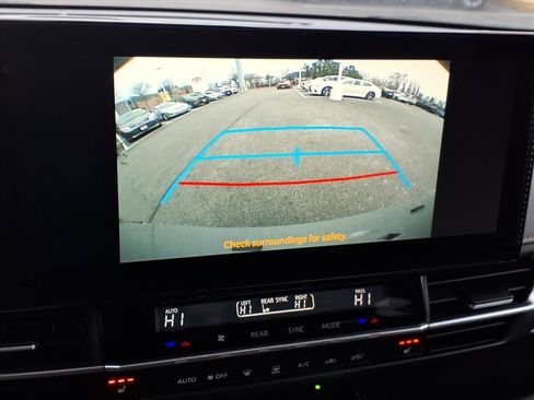 Certified 2025 Toyota Sienna XLE Woodland Edition image 15