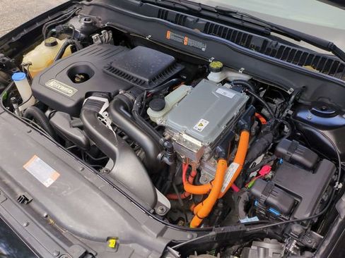 Used 2020 Ford Fusion SE FWD image 30