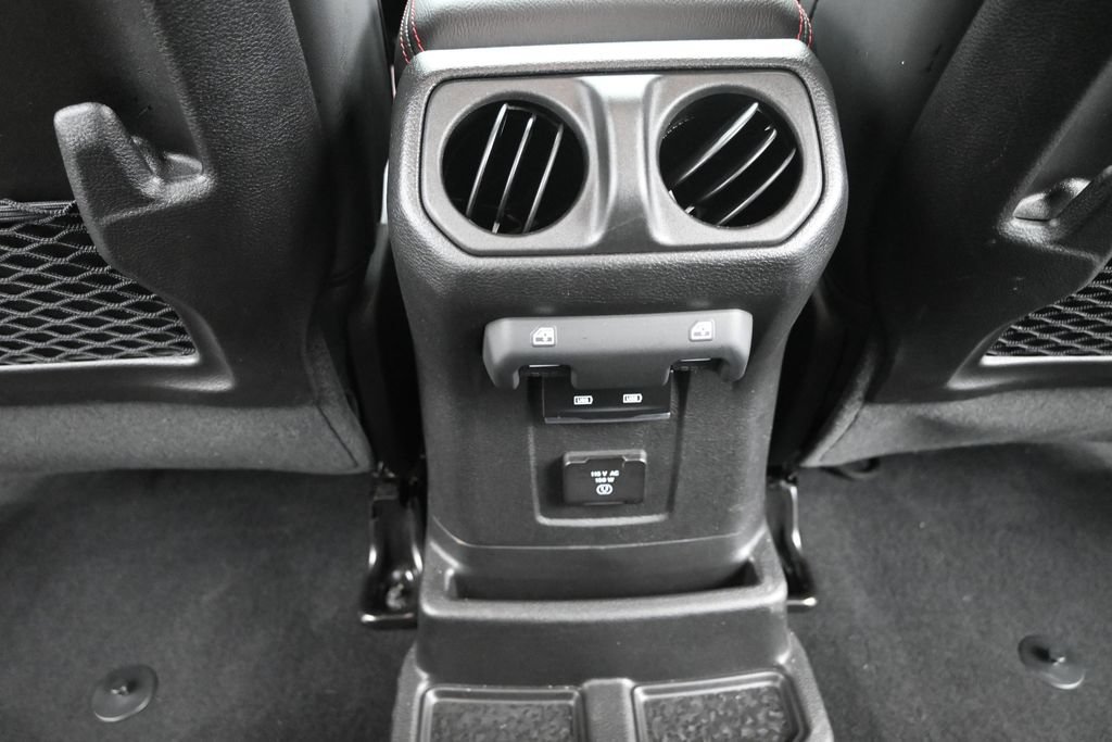 Used 2025 Jeep Wrangler Unlimited Rubicon AWD/4WD image 29