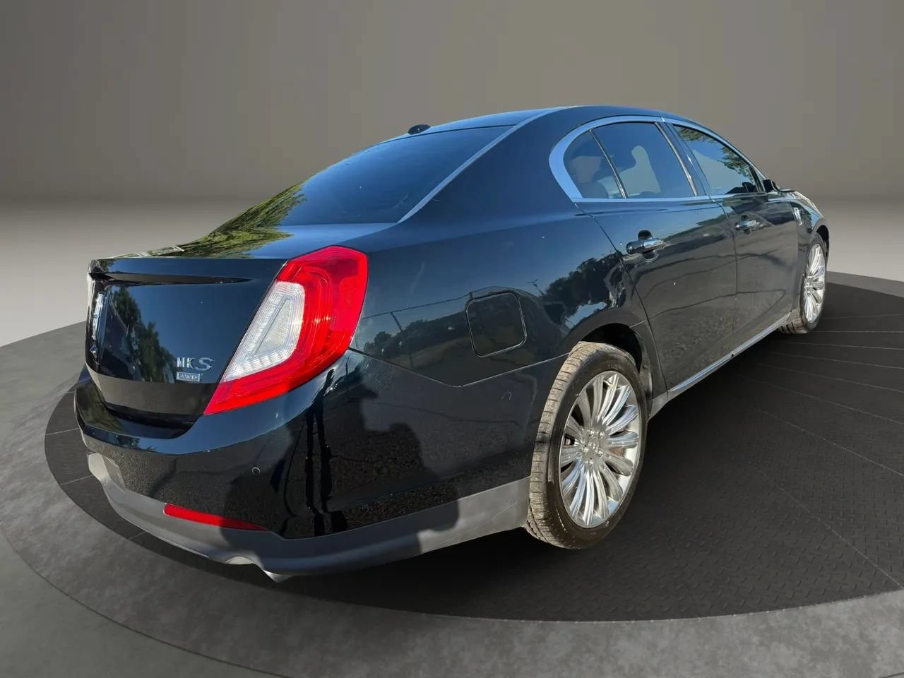 Used 2014 Lincoln MKS AWD image 5