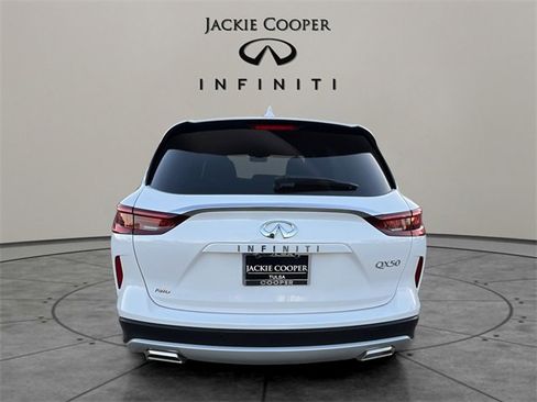 Certified 2025 INFINITI QX50 Pure image 4