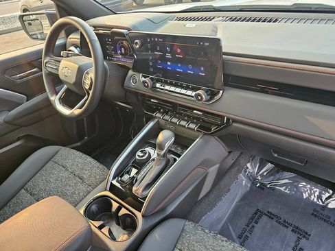 Certified 2024 Chevrolet Colorado Z71 w/ Z71 Convenience Package 2 AWD/4WD image 18