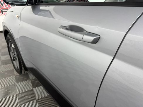 Used 2021 Hyundai Venue SEL FWD image 23