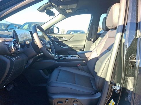 New 2026 Chevrolet Equinox LT w/ Convenience Package II image 6