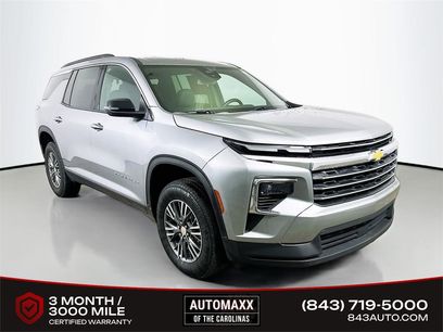 Used 2025 Chevrolet Traverse LT