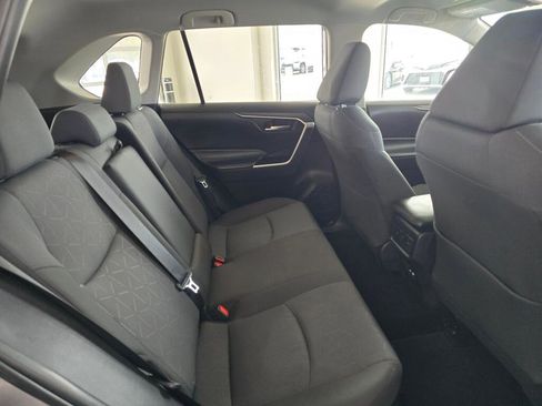 Used 2025 Toyota RAV4 XLE AWD/4WD image 41