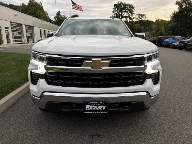 Used 2022 Chevrolet Silverado 1500 LT AWD/4WD image 3