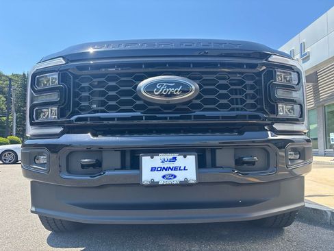 New 2026 Ford F250 XLT w/ XLT Premium Package AWD/4WD image 9