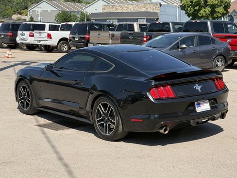 Used 2016 Ford Mustang Coupe RWD image 4