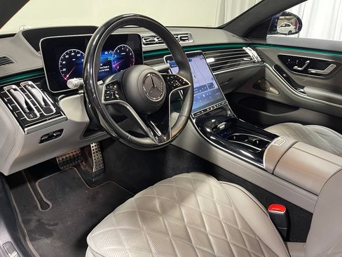 Used 2026 Mercedes-Benz S 580 4MATIC Sedan w/ AMG Line Package image 21