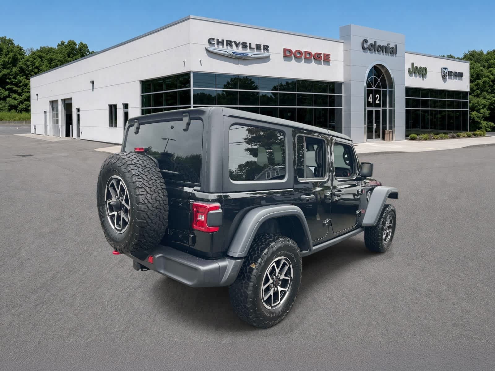 Used 2024 Jeep Wrangler Unlimited Rubicon w/ Technology Group AWD/4WD image 6