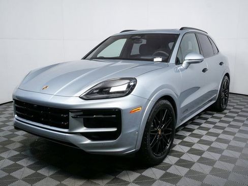 New 2026 Porsche Cayenne GTS image 1