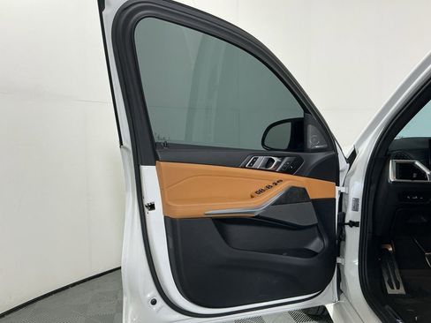 Certified 2025 BMW X5 M60i AWD/4WD image 19