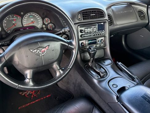 Used 2004 Chevrolet Corvette Coupe w/ Preferred Equipment Group RWD image 20