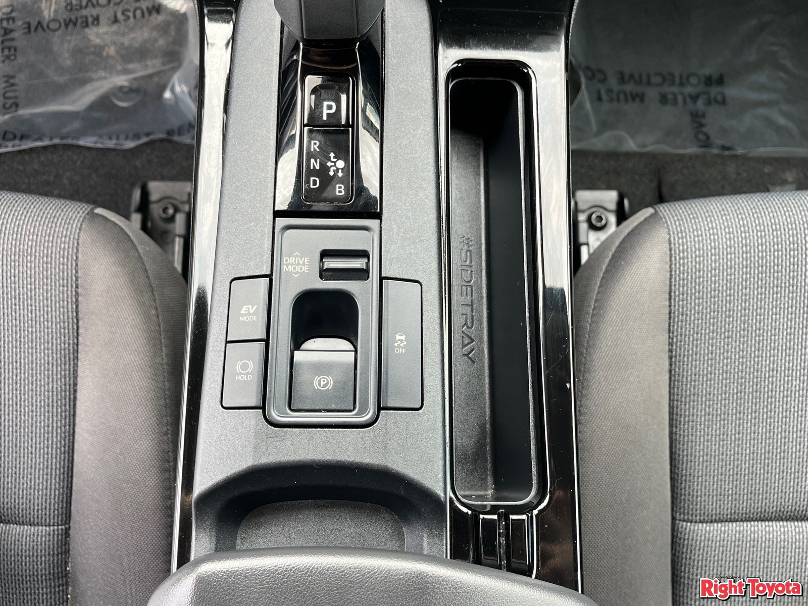 Certified 2024 Toyota Prius LE FWD image 31