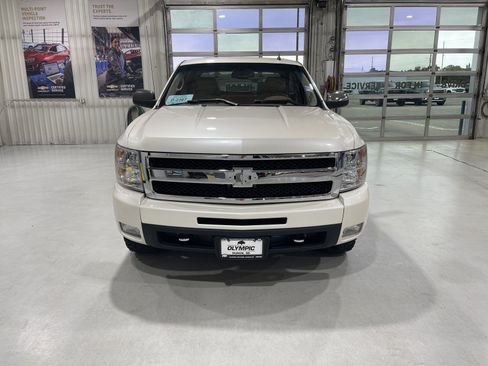 Used 2013 Chevrolet Silverado 1500 LTZ w/ LTZ White Diamond Edition AWD/4WD image 2
