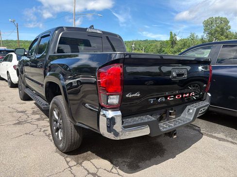Used 2023 Toyota Tacoma SR5 AWD/4WD image 11