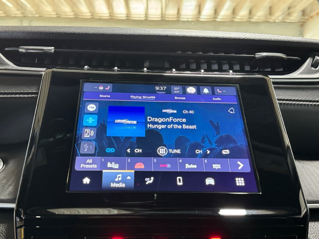 Used 2024 Jeep Grand Cherokee Altitude AWD/4WD image 17