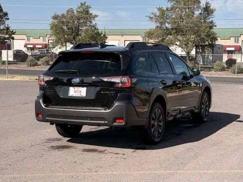 Used 2025 Subaru Outback Touring AWD/4WD image 5