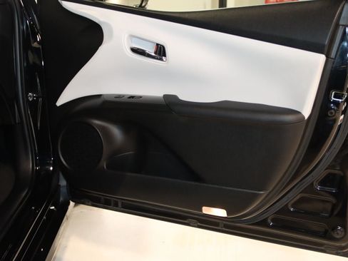 Used 2021 Toyota Prius LE FWD image 55