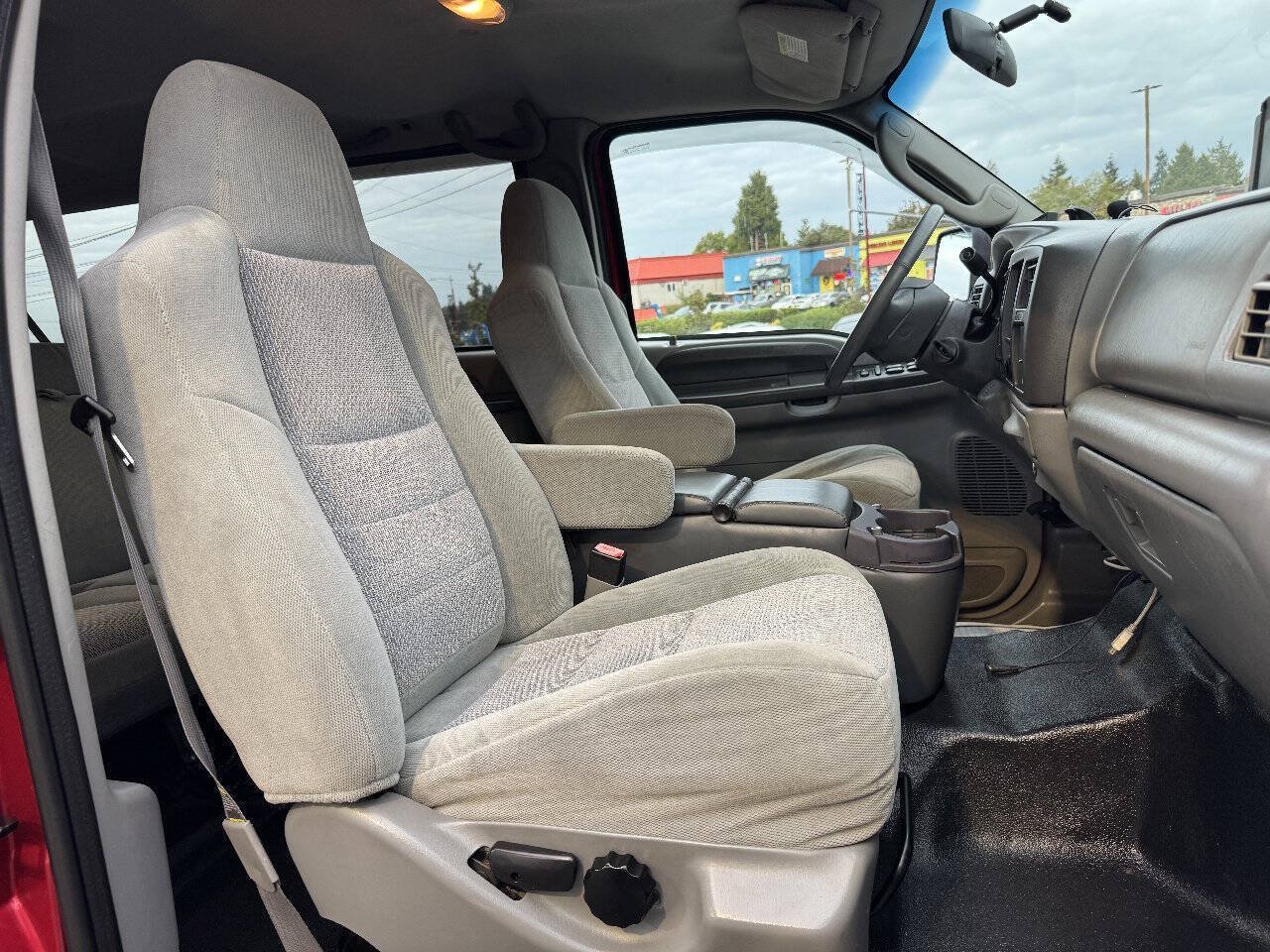 Used 2003 Ford Excursion XLT AWD/4WD image 17
