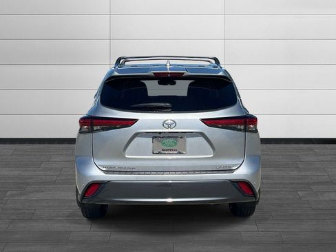 Used 2021 Toyota Highlander Limited FWD image 4