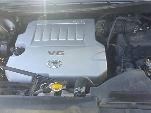 Used 2011 Toyota Highlander Limited w/ Tow Pkg image 11