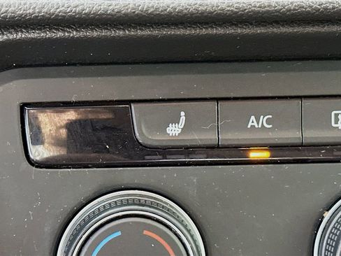 Used 2022 Volkswagen Taos SE image 19