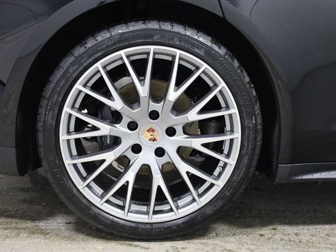 Used 2026 Porsche Panamera RWD image 38