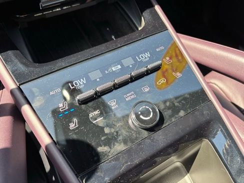 Used 2024 Porsche Cayenne S image 31