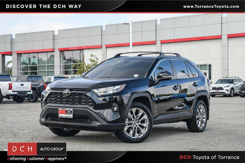 Used 2022 Toyota RAV4 XLE Premium FWD image 1