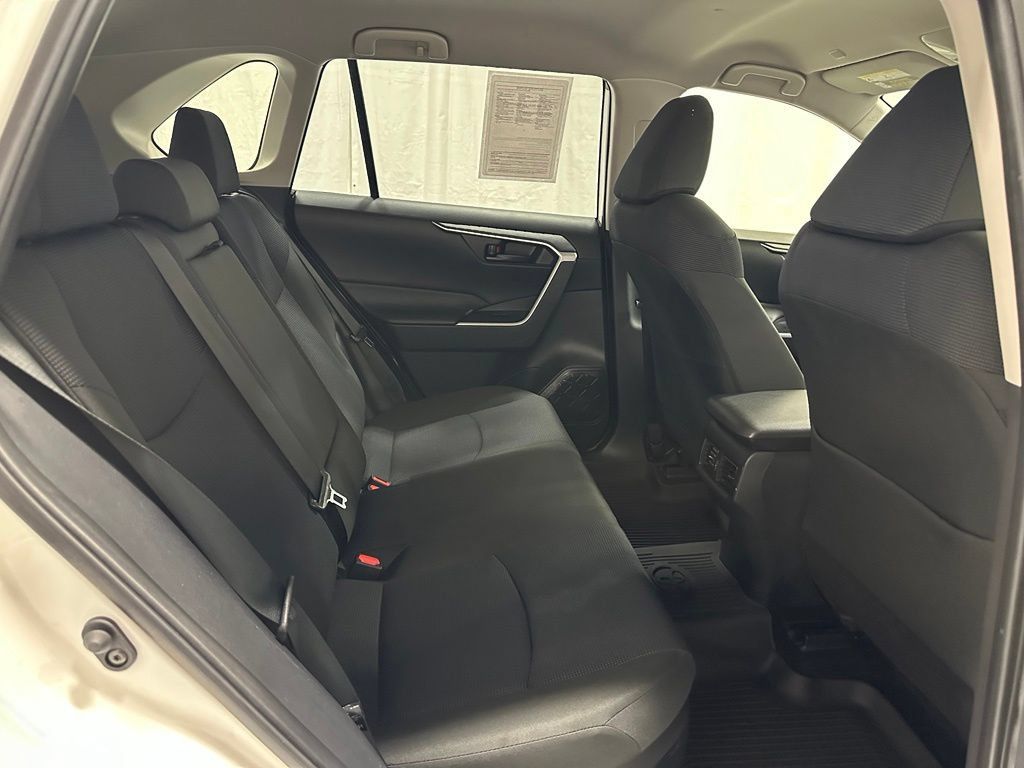 Used 2025 Toyota RAV4 LE AWD/4WD image 55