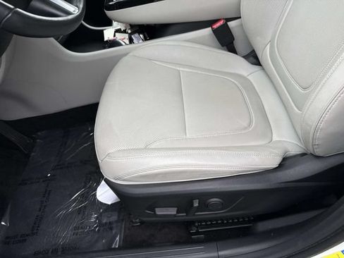 Used 2025 Hyundai Tucson Limited FWD image 15