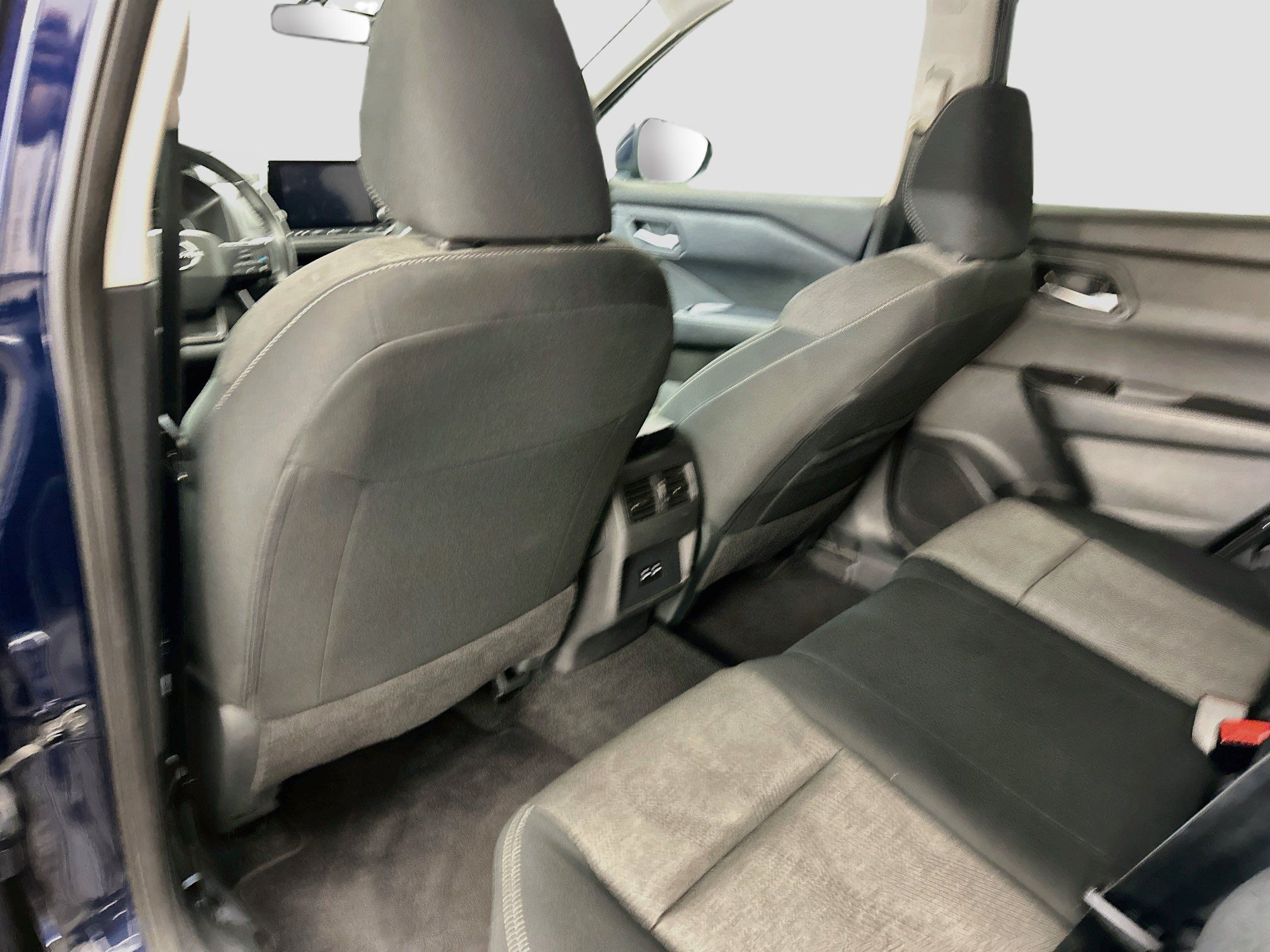 Used 2025 Nissan Rogue SV AWD/4WD image 27