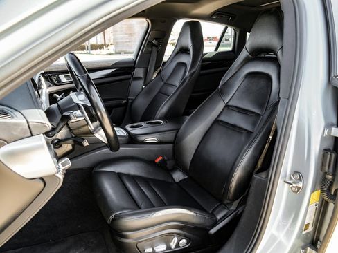 Used 2018 Porsche Panamera 4 AWD/4WD image 25