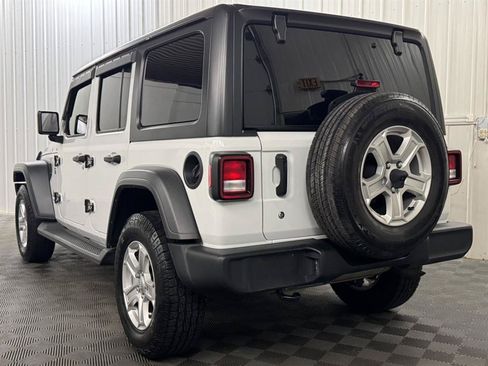 Used 2019 Jeep Wrangler Unlimited Sport S AWD/4WD image 3