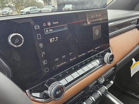 New 2026 GMC Canyon AT4 w/ AT4 Premium Package image 17