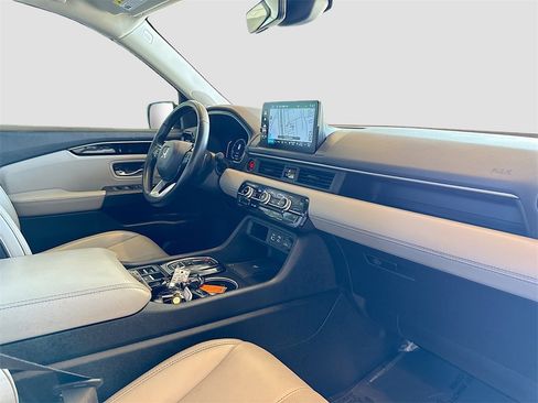 Used 2025 Honda Pilot Touring image 33