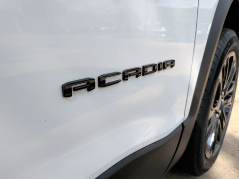 Used 2023 GMC Acadia SLE w/ Driver Convenience Package FWD image 35