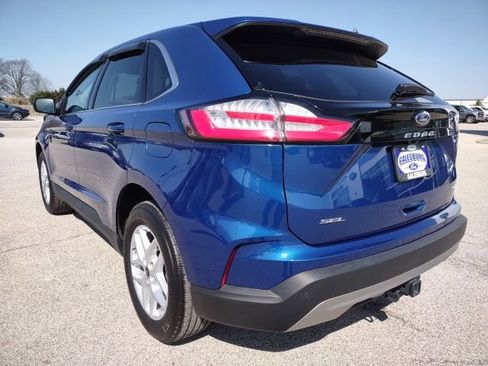 Used 2024 Ford Edge SEL w/ Convenience Package image 3