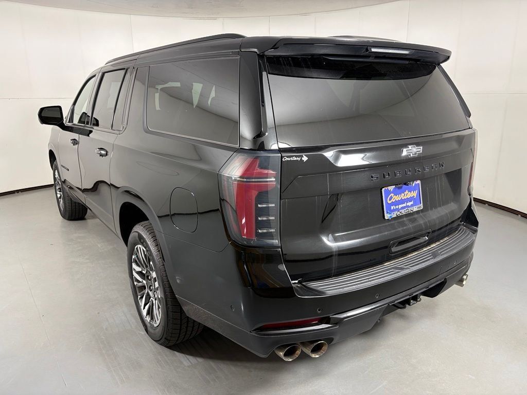 Used 2025 Chevrolet Suburban Z71 AWD/4WD image 6