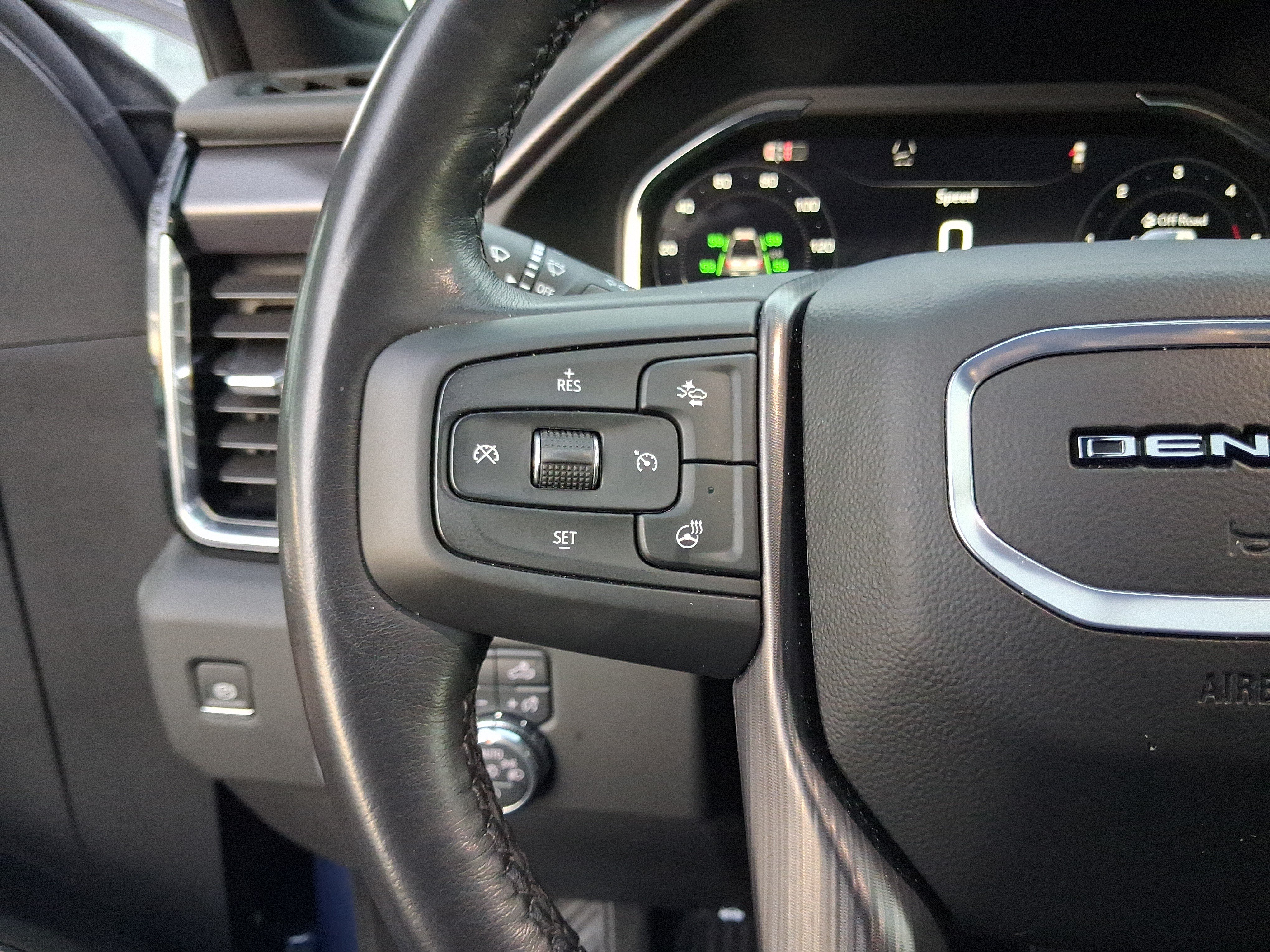 Used 2025 GMC Sierra 2500 Denali Ultimate AWD/4WD image 17