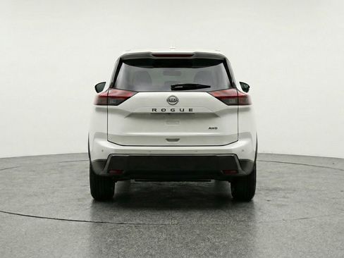Used 2025 Nissan Rogue SV image 7