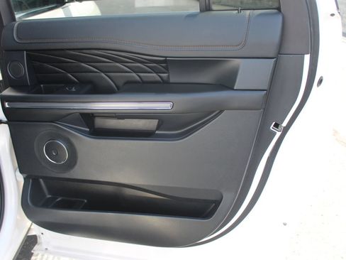 Used 2019 Ford Expedition Max Platinum AWD/4WD image 16