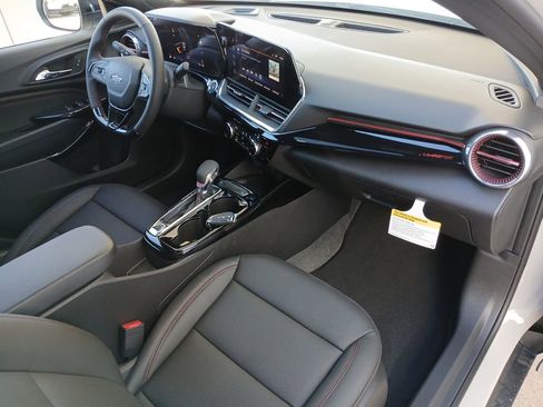 New 2026 Chevrolet Trax RS w/ Sunroof Package image 30